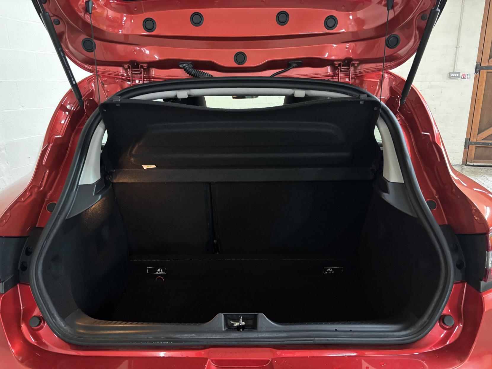 Renault Clio 0.9 TCe Dynamique MediaNav Hatchback 5dr Petrol Manual Euro 5 (s/s) (90 ps)