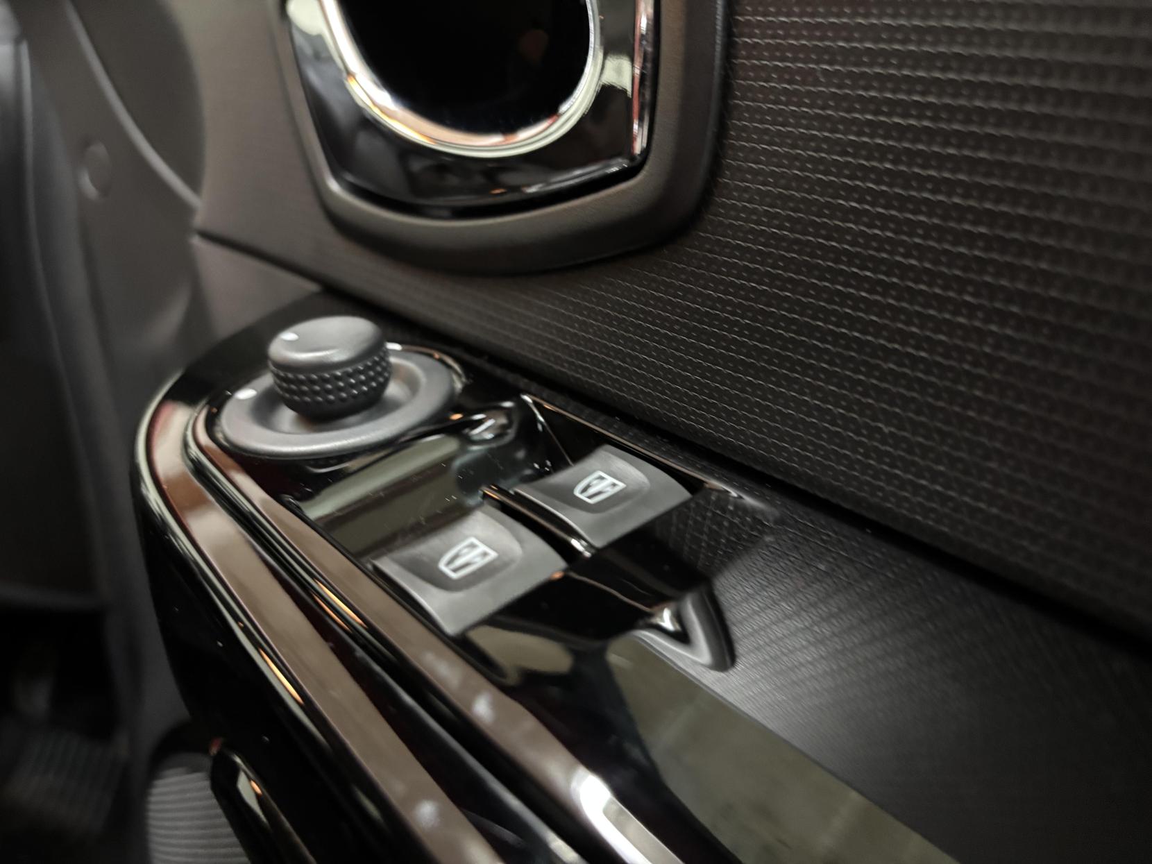 Renault Clio 0.9 TCe Dynamique MediaNav Hatchback 5dr Petrol Manual Euro 5 (s/s) (90 ps)