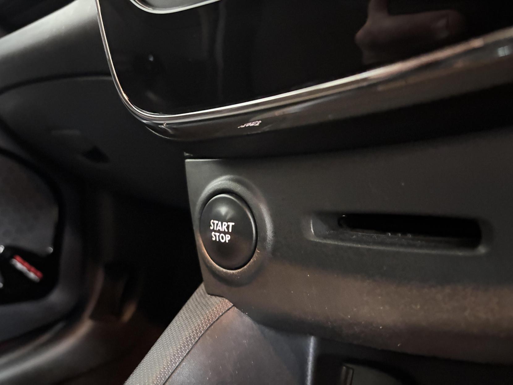 Renault Clio 0.9 TCe Dynamique MediaNav Hatchback 5dr Petrol Manual Euro 5 (s/s) (90 ps)