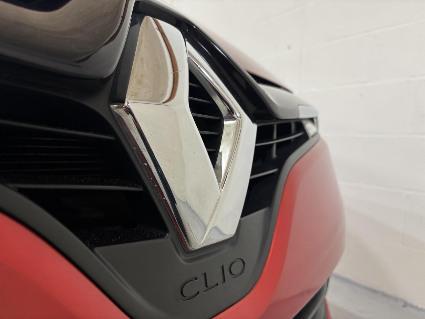 Renault Clio 0.9 TCe Dynamique MediaNav Hatchback 5dr Petrol Manual Euro 5 (s/s) (90 ps)