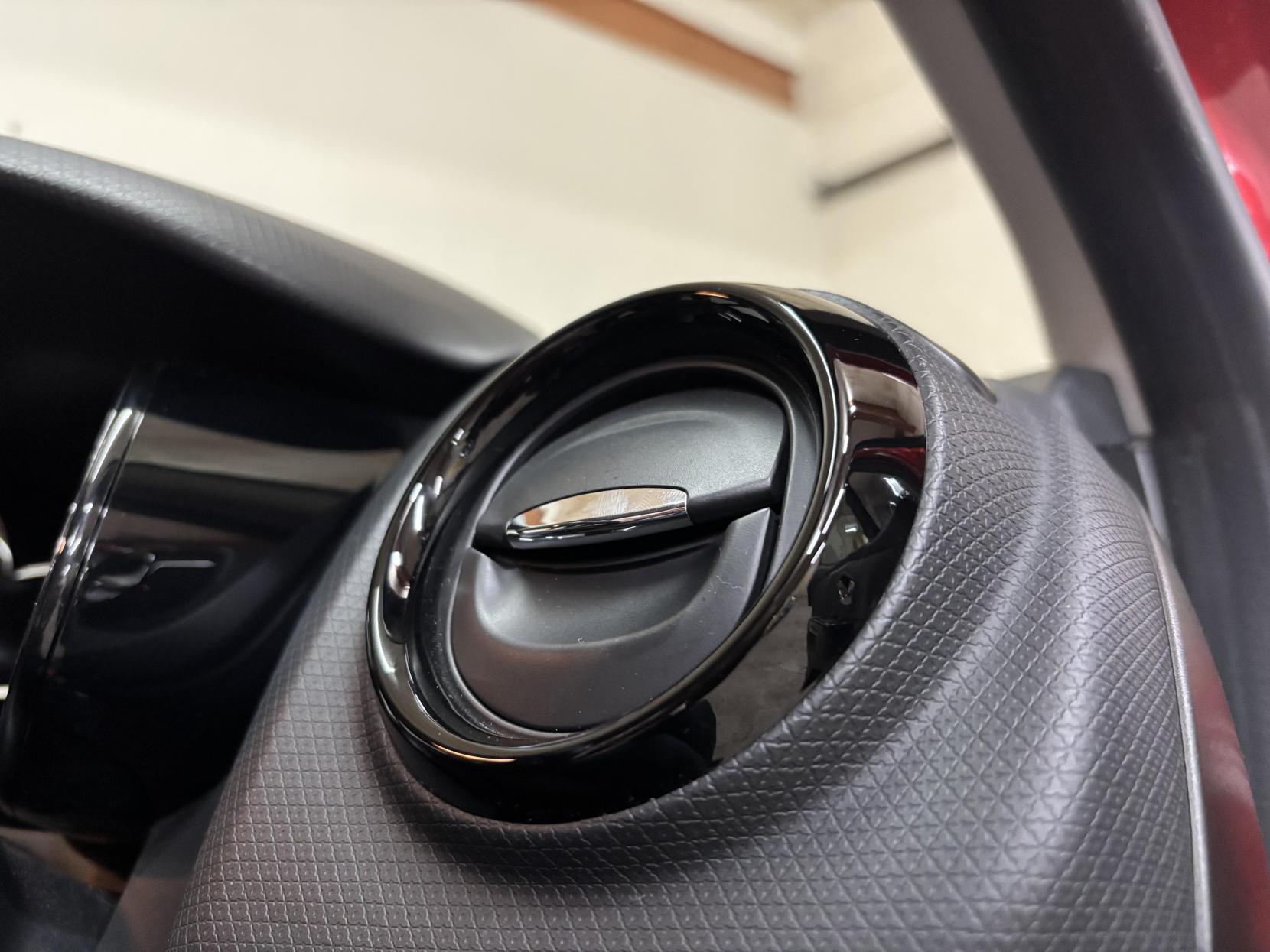 Renault Clio 0.9 TCe Dynamique MediaNav Hatchback 5dr Petrol Manual Euro 5 (s/s) (90 ps)