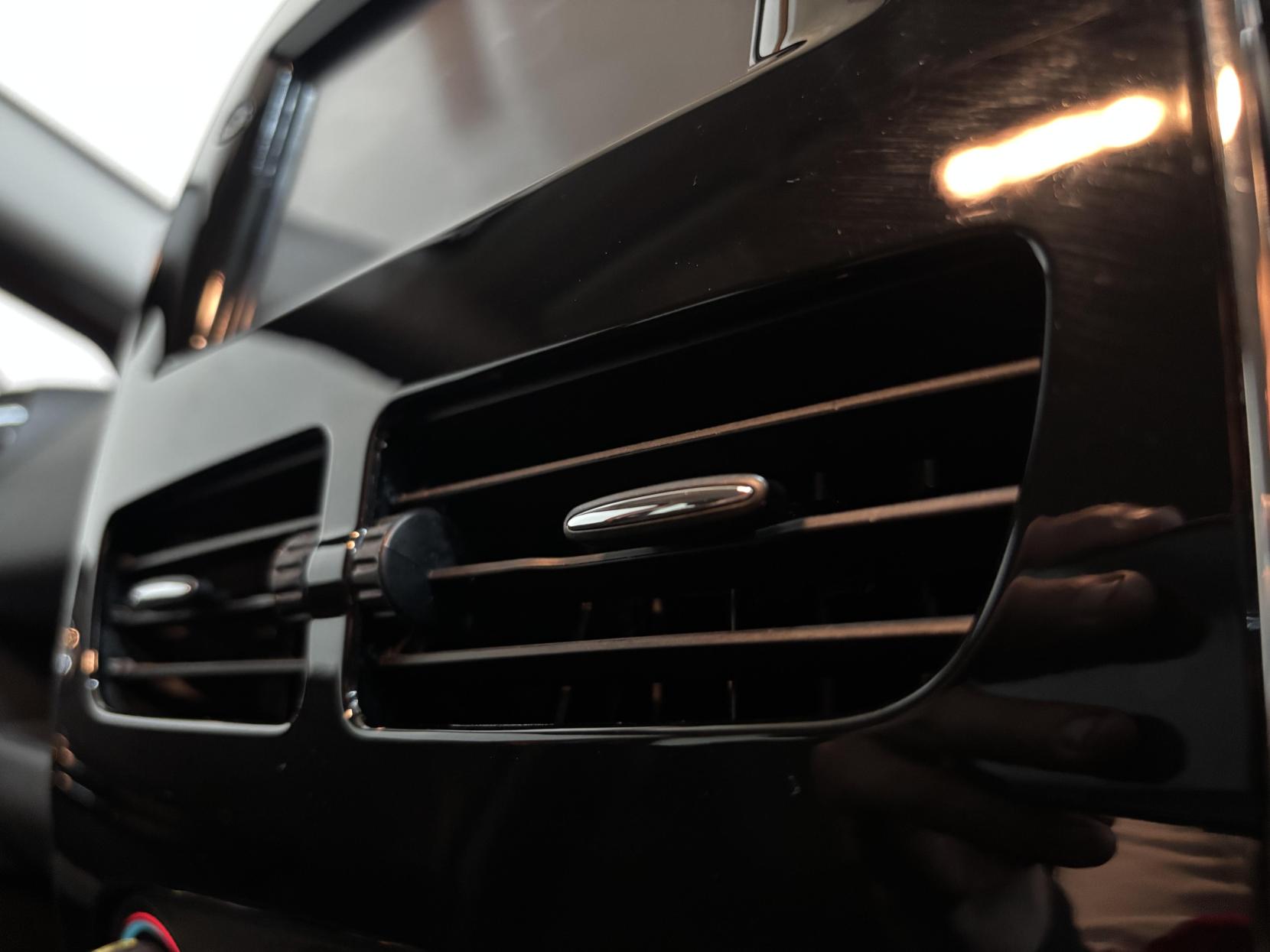 Renault Clio 0.9 TCe Dynamique MediaNav Hatchback 5dr Petrol Manual Euro 5 (s/s) (90 ps)