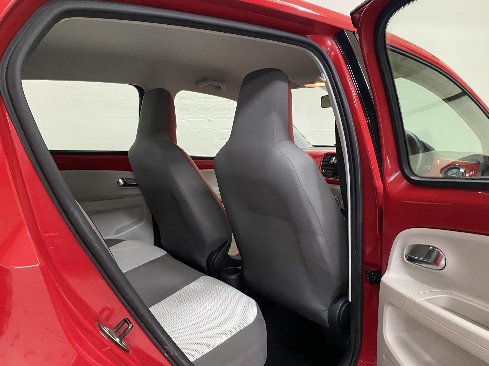 Volkswagen up! 1.0 High up! Hatchback 5dr Petrol Manual Euro 5 (75 ps)