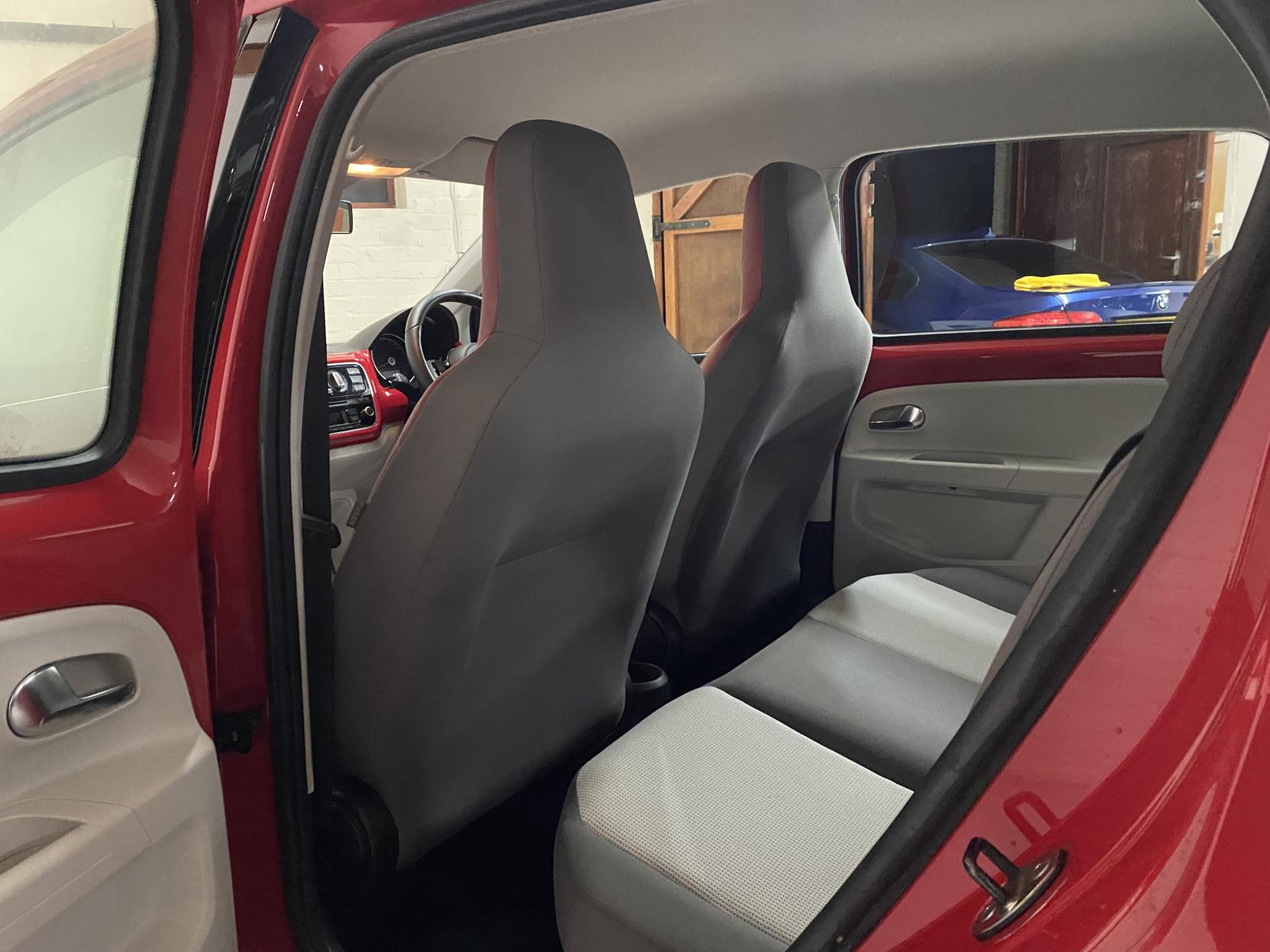 Volkswagen up! 1.0 High up! Hatchback 5dr Petrol Manual Euro 5 (75 ps)