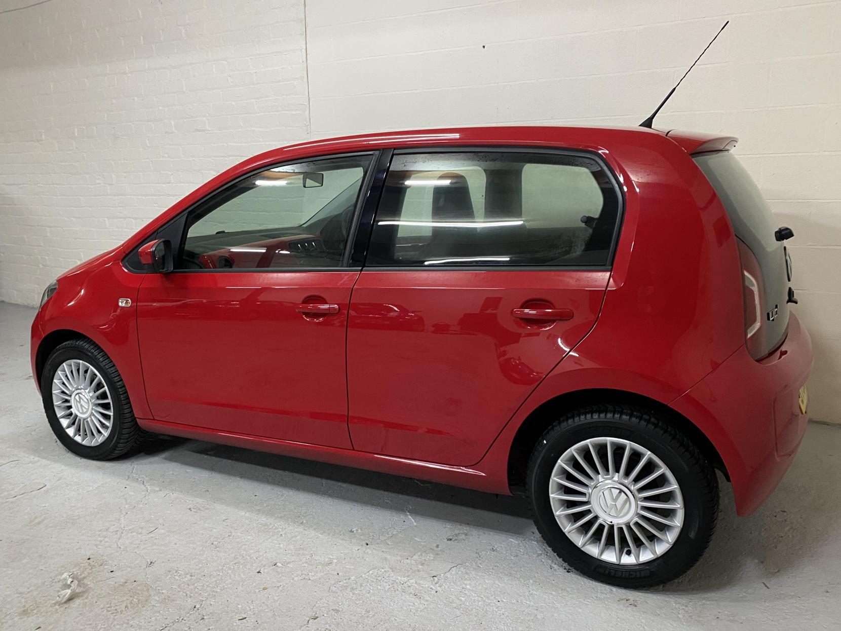 Volkswagen up! 1.0 High up! Hatchback 5dr Petrol Manual Euro 5 (75 ps)
