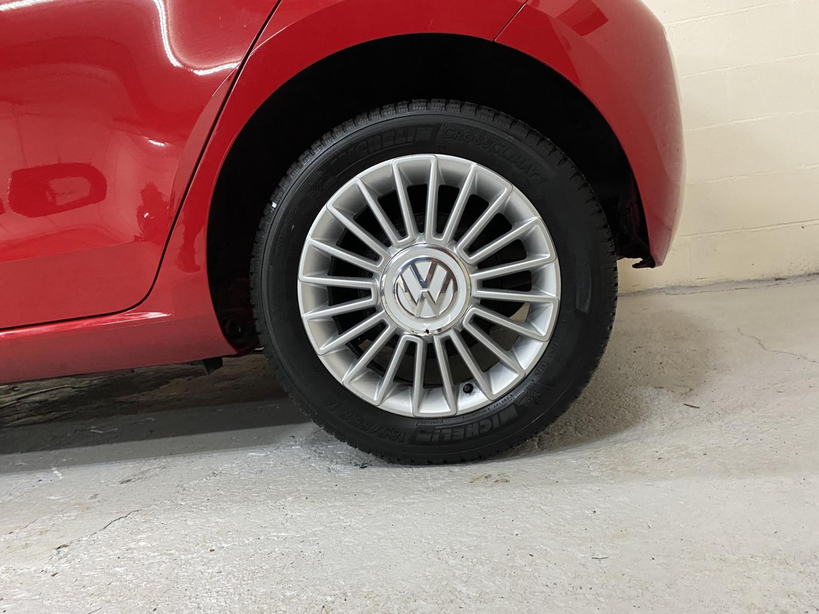 Volkswagen up! 1.0 High up! Hatchback 5dr Petrol Manual Euro 5 (75 ps)