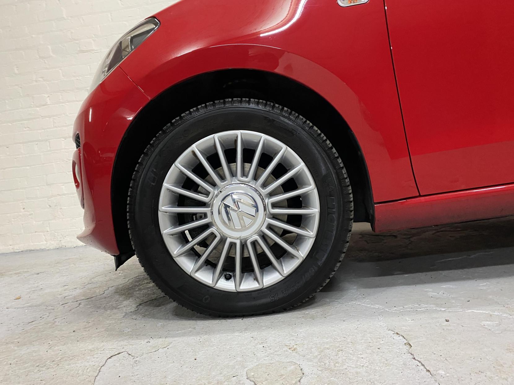 Volkswagen up! 1.0 High up! Hatchback 5dr Petrol Manual Euro 5 (75 ps)