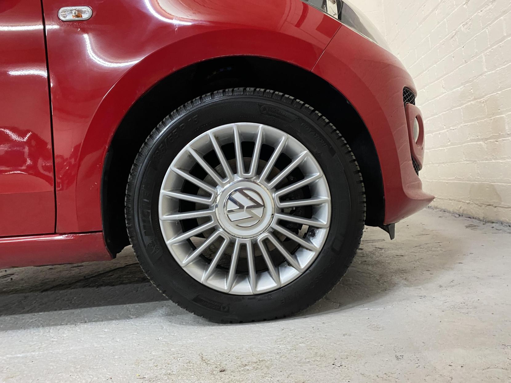 Volkswagen up! 1.0 High up! Hatchback 5dr Petrol Manual Euro 5 (75 ps)