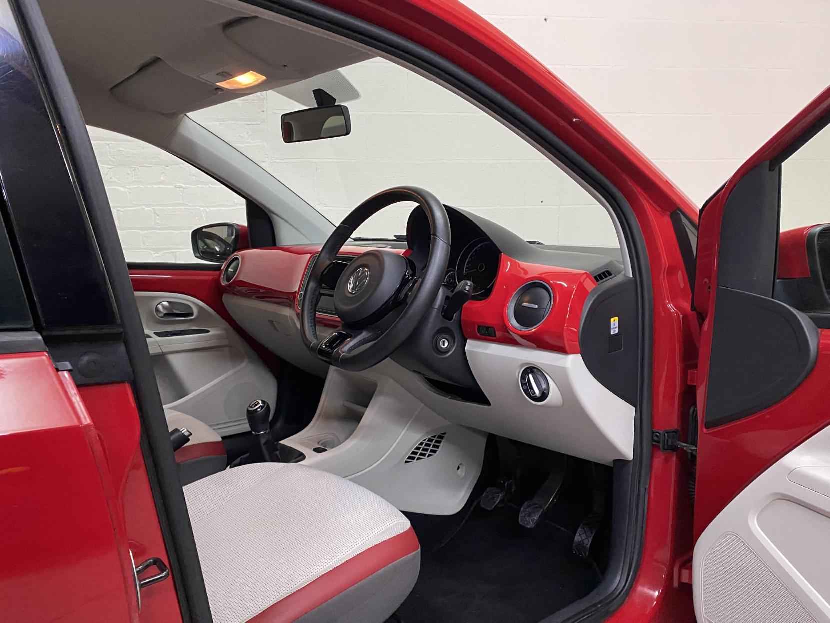 Volkswagen up! 1.0 High up! Hatchback 5dr Petrol Manual Euro 5 (75 ps)