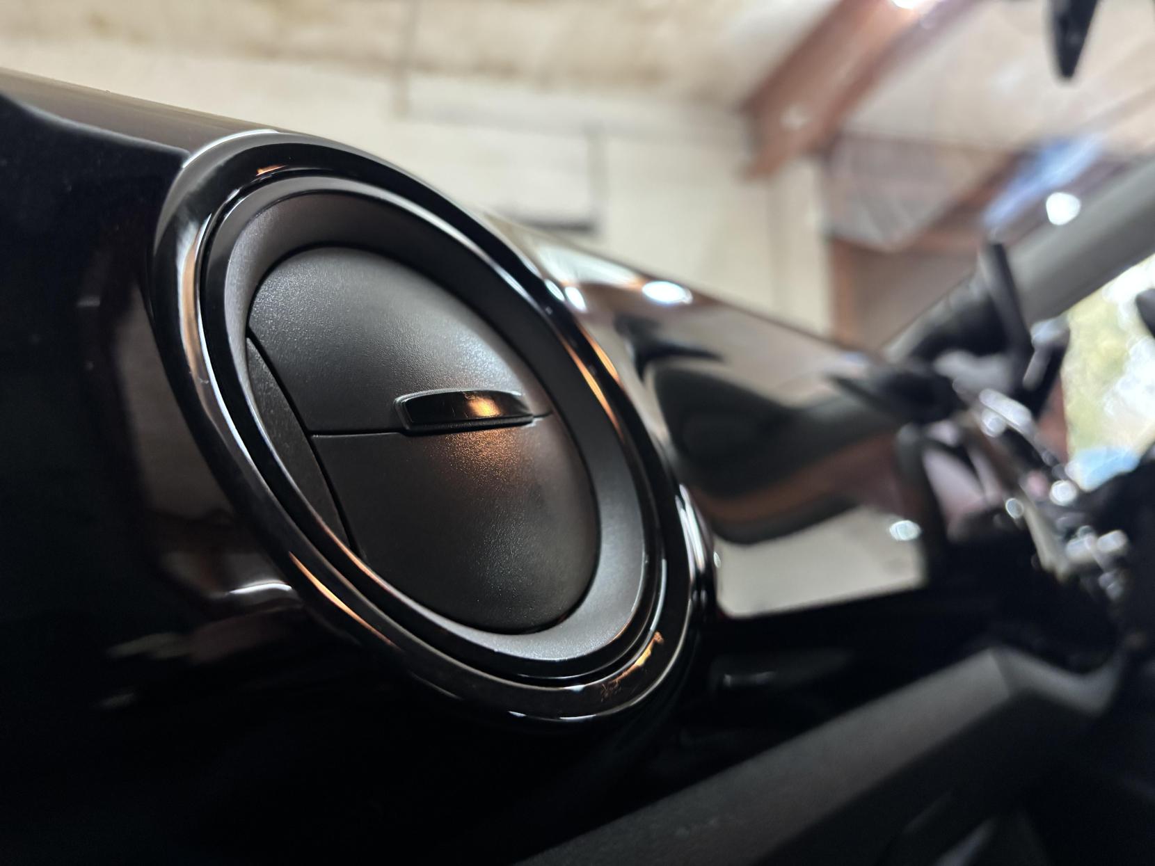 Volkswagen up! 1.0 Move up! Hatchback 3dr Petrol Manual Euro 5 (60 ps)