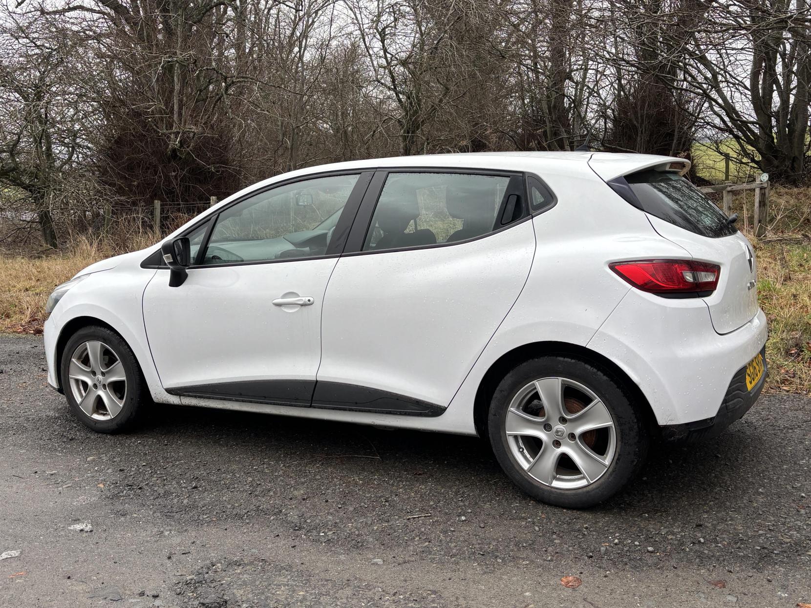 Renault Clio 1.2 16V Play Hatchback 5dr Petrol Manual Euro 6 (75 ps)