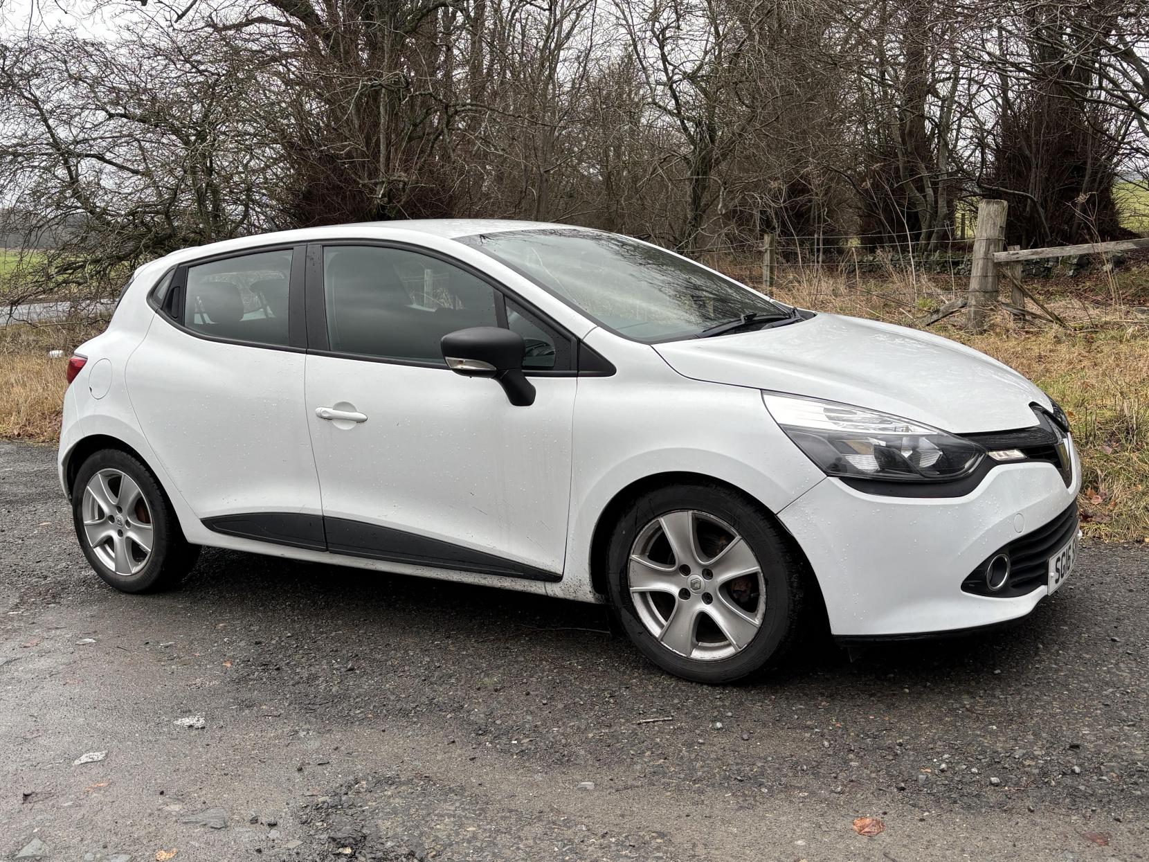 Renault Clio 1.2 16V Play Hatchback 5dr Petrol Manual Euro 6 (75 ps)