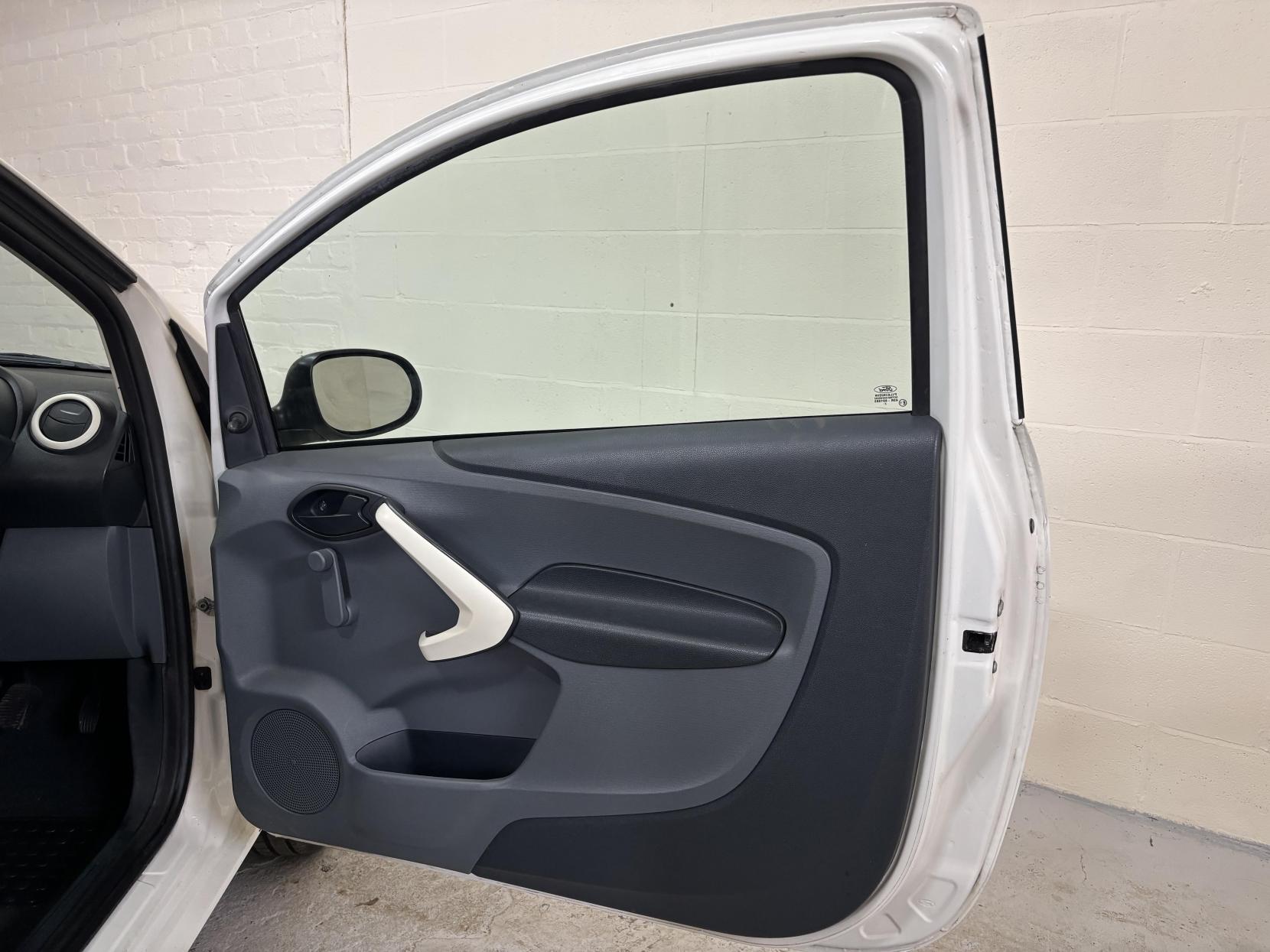 Ford Ka 1.2 Studio Hatchback 3dr Petrol Manual Euro 5 (69 ps)