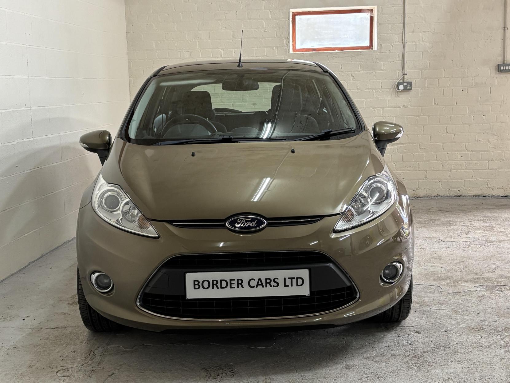 Ford Fiesta 1.4 TDCi Titanium Hatchback 5dr Diesel Manual (104 g/km, 69 bhp)