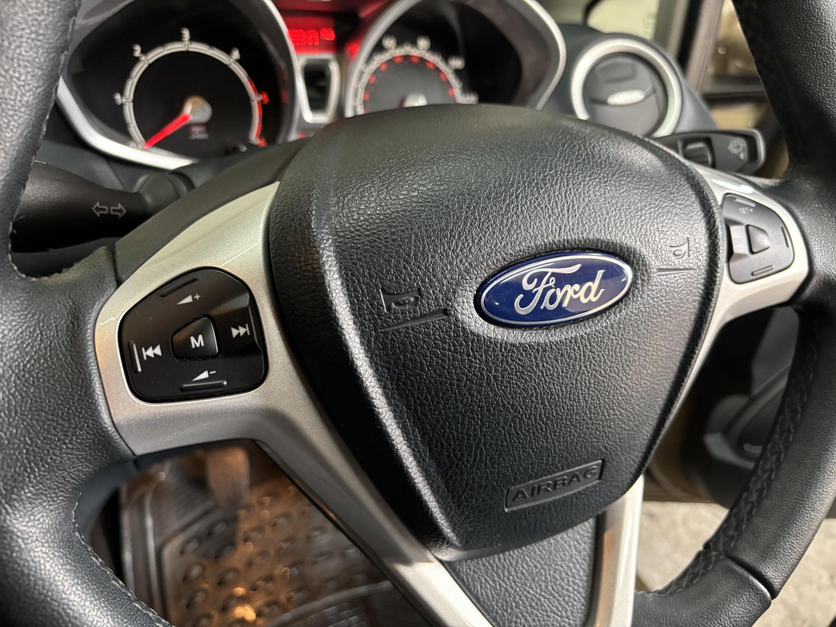 Ford Fiesta 1.4 TDCi Titanium Hatchback 5dr Diesel Manual (104 g/km, 69 bhp)