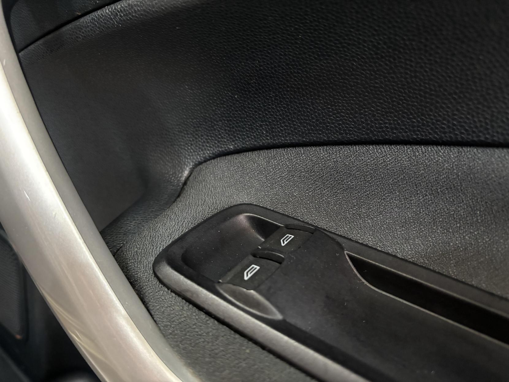 Ford Fiesta 1.4 TDCi Titanium Hatchback 5dr Diesel Manual (104 g/km, 69 bhp)