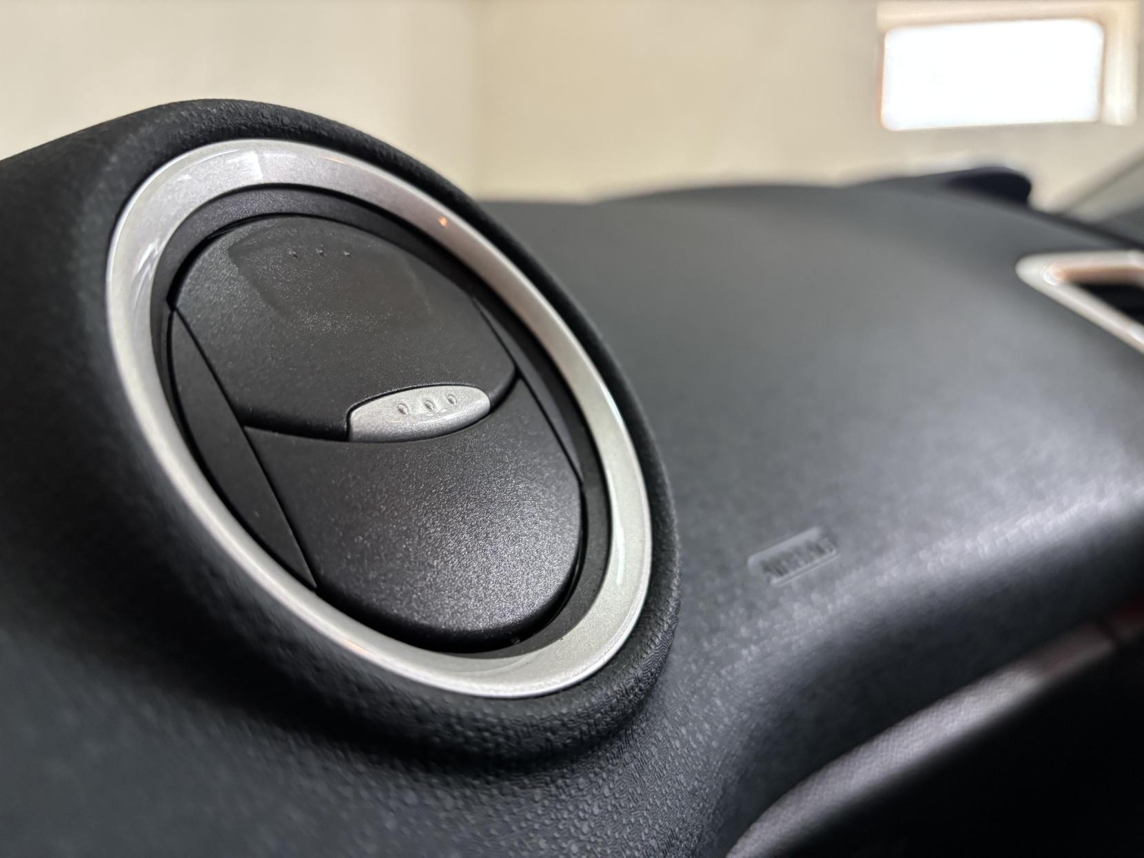 Ford Fiesta 1.4 TDCi Titanium Hatchback 5dr Diesel Manual (104 g/km, 69 bhp)