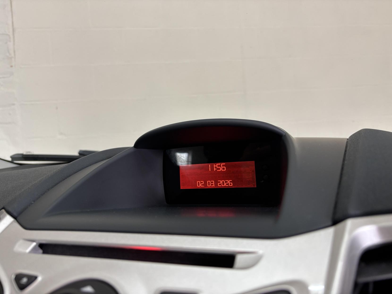 Ford Fiesta 1.4 TDCi Titanium Hatchback 5dr Diesel Manual (104 g/km, 69 bhp)