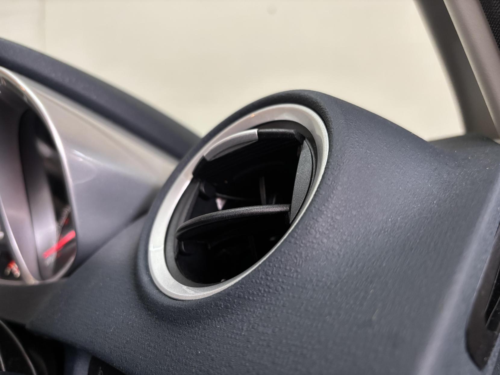 Ford Fiesta 1.4 TDCi Titanium Hatchback 5dr Diesel Manual (104 g/km, 69 bhp)