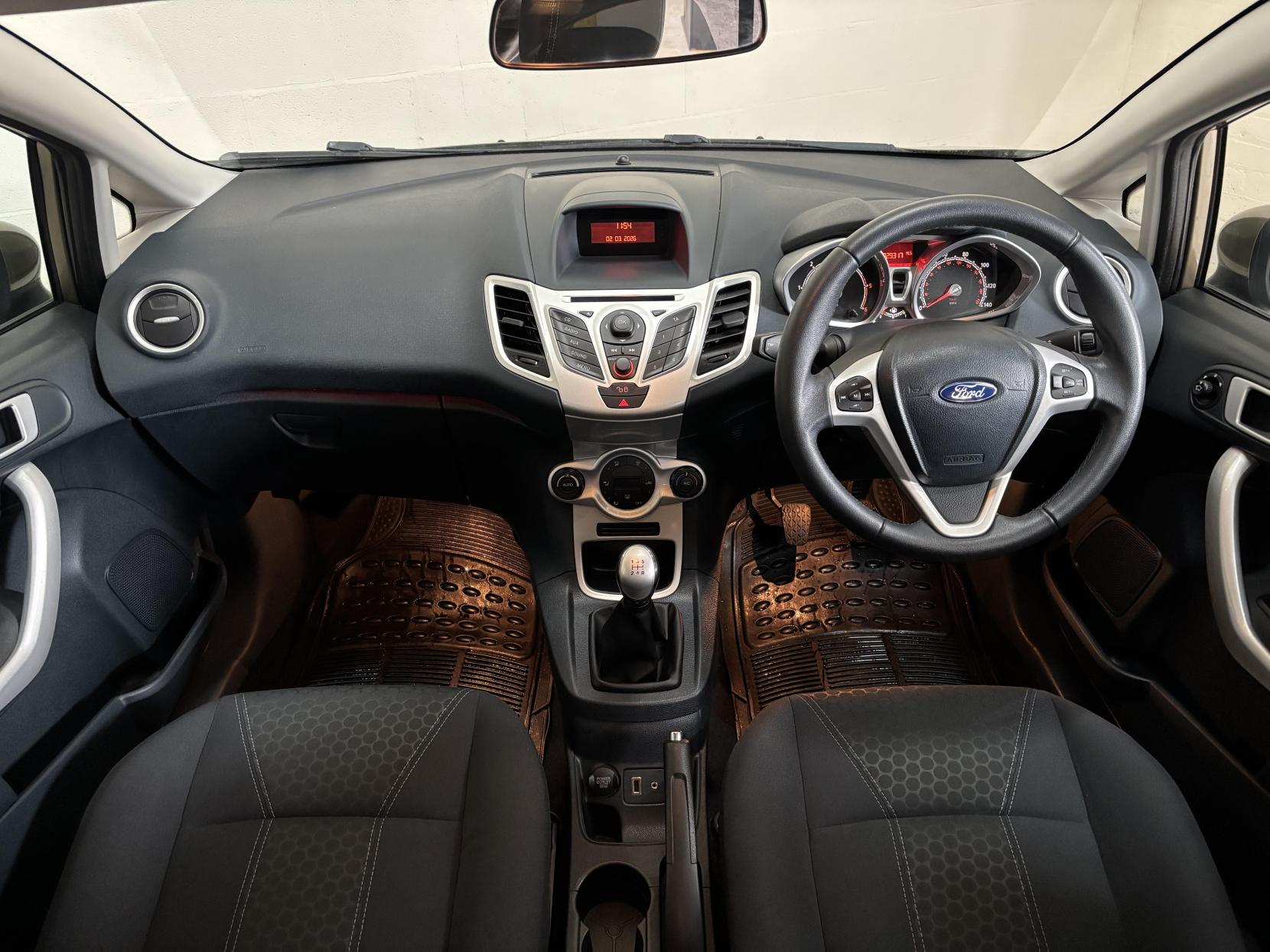 Ford Fiesta 1.4 TDCi Titanium Hatchback 5dr Diesel Manual (104 g/km, 69 bhp)