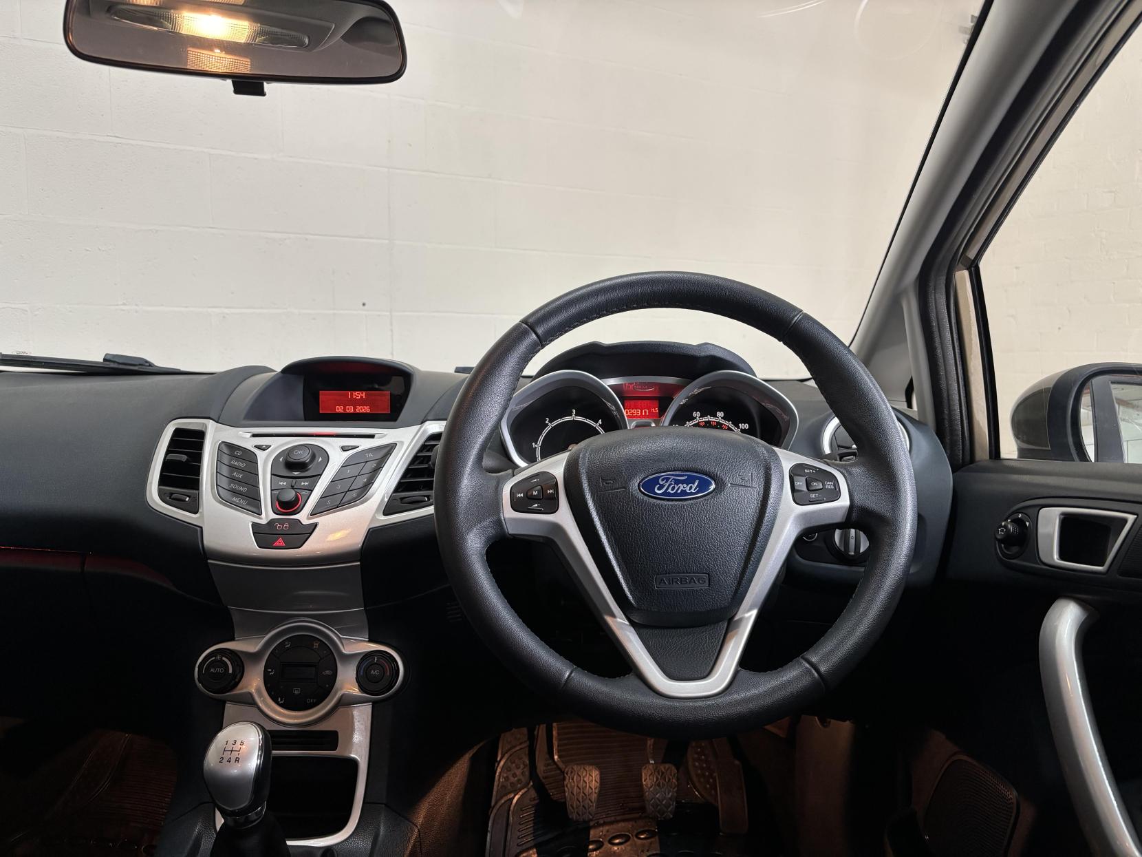 Ford Fiesta 1.4 TDCi Titanium Hatchback 5dr Diesel Manual (104 g/km, 69 bhp)