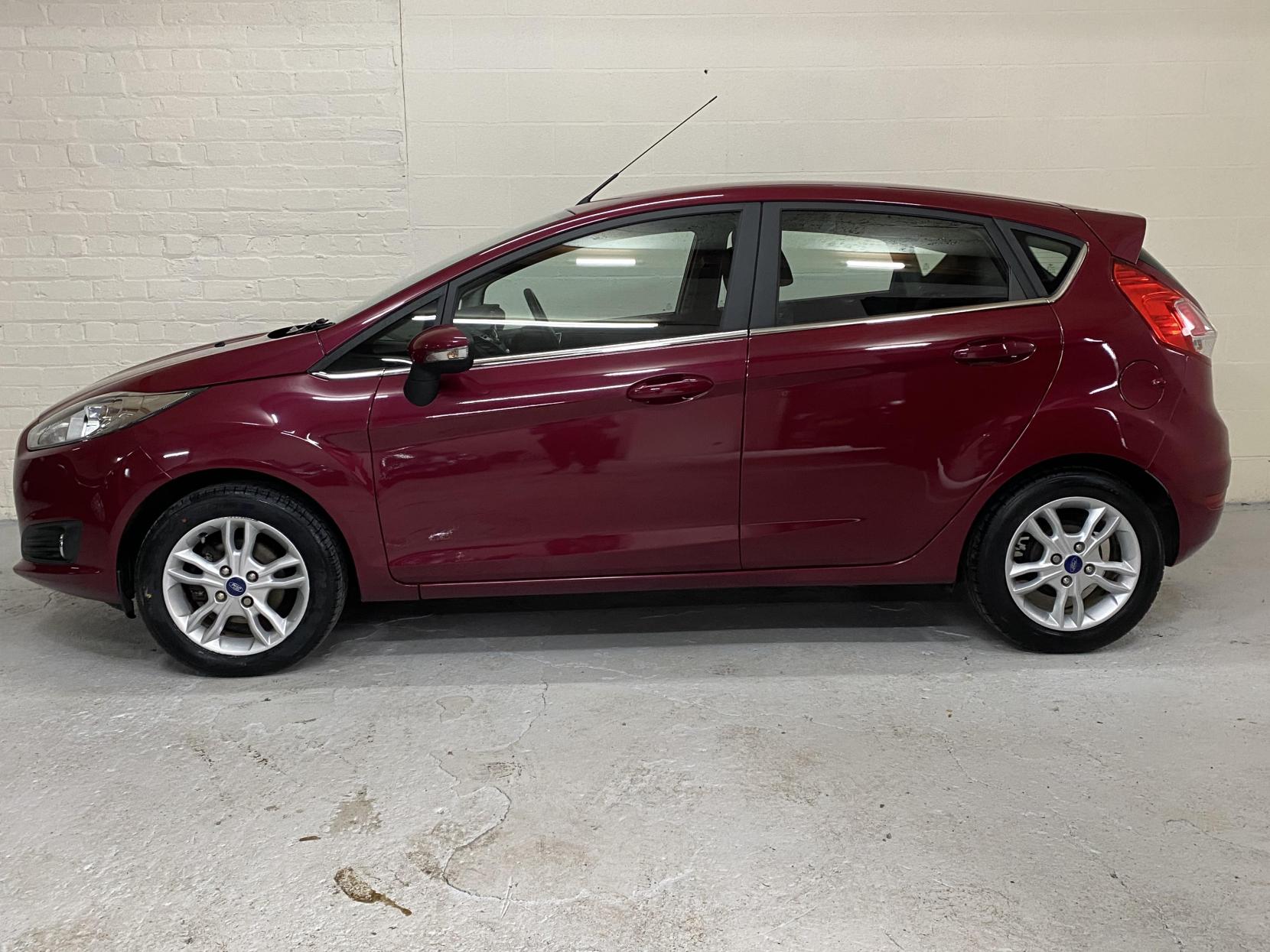 Ford Fiesta 1.25 Zetec Hatchback 5dr Petrol Manual Euro 5 (82 ps)