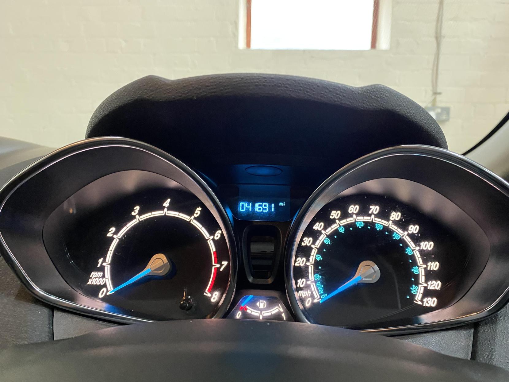 Ford Fiesta 1.25 Zetec Hatchback 5dr Petrol Manual Euro 5 (82 ps)