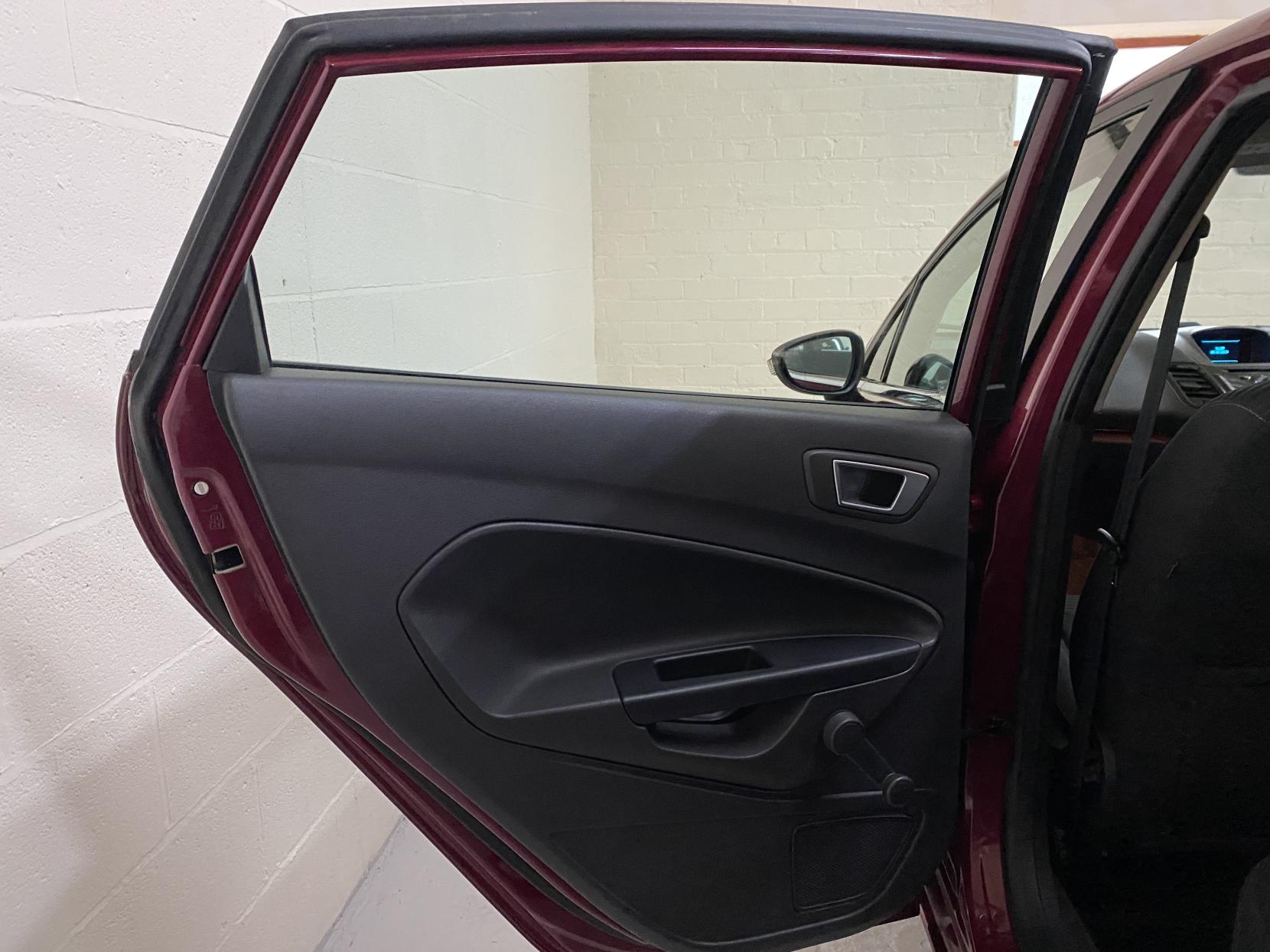 Ford Fiesta 1.25 Zetec Hatchback 5dr Petrol Manual Euro 5 (82 ps)