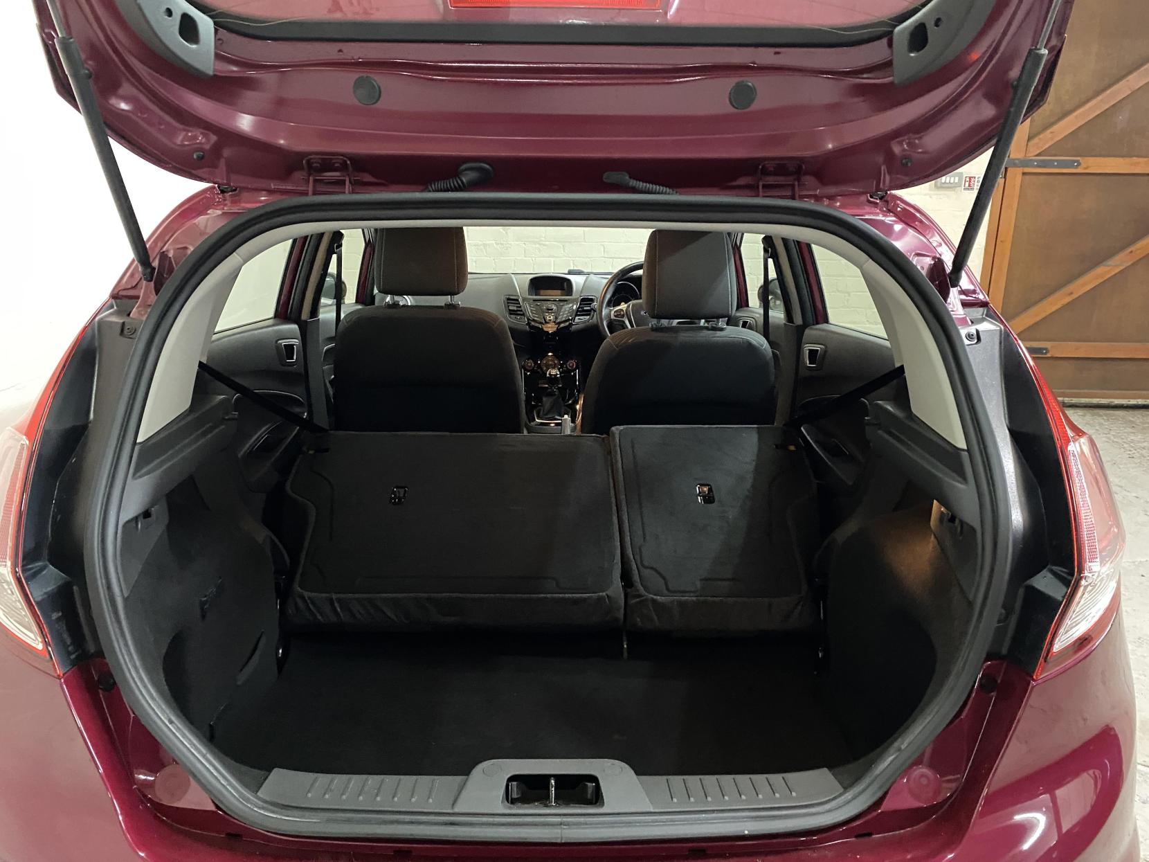 Ford Fiesta 1.25 Zetec Hatchback 5dr Petrol Manual Euro 5 (82 ps)