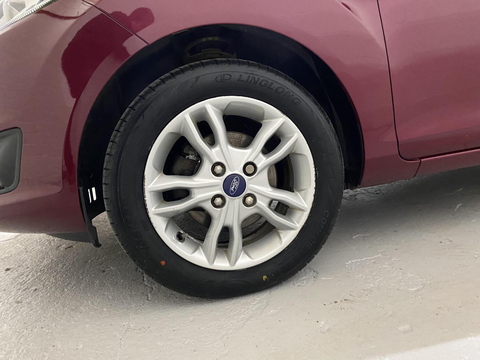 Ford Fiesta 1.25 Zetec Hatchback 5dr Petrol Manual Euro 5 (82 ps)