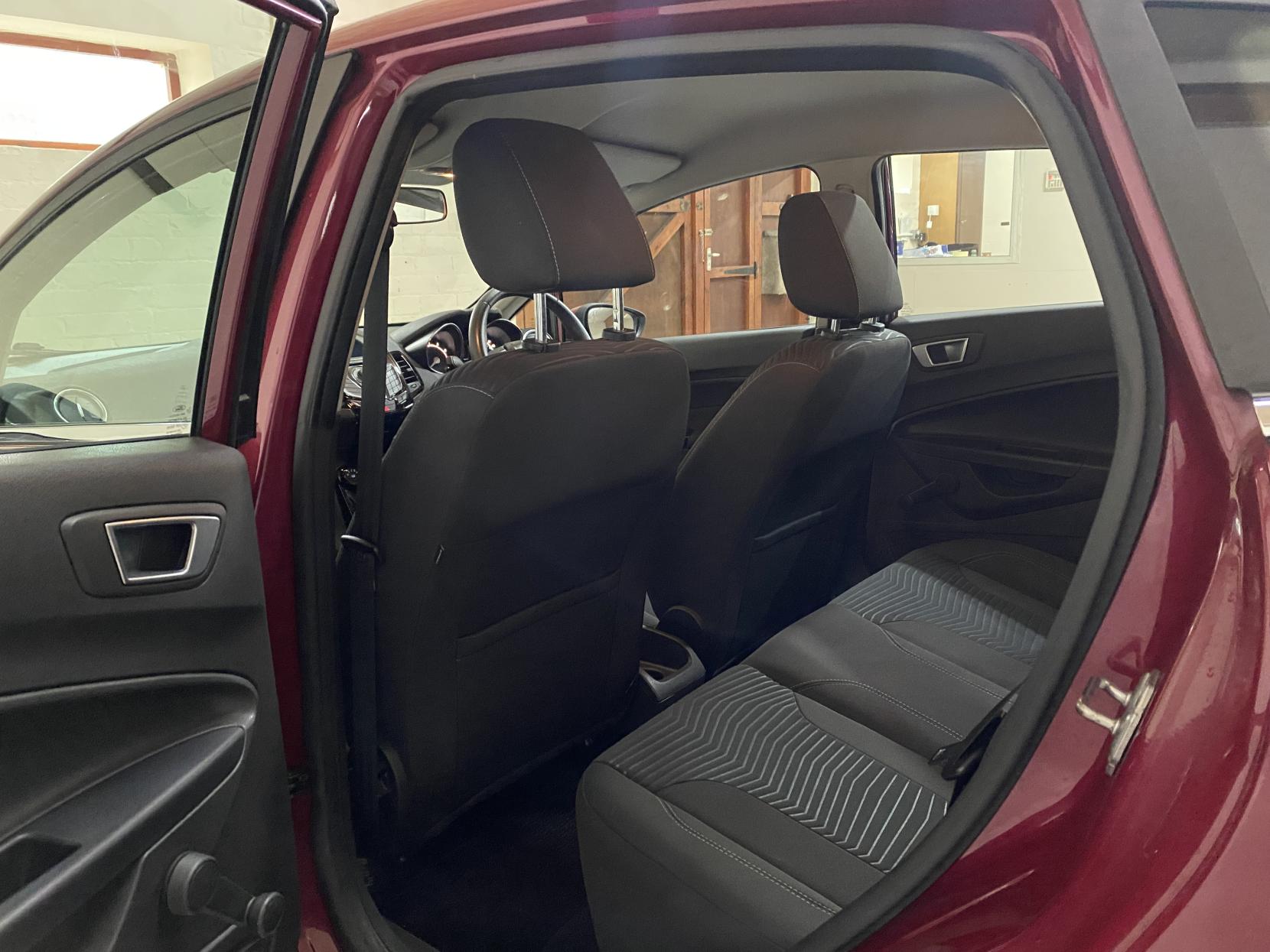 Ford Fiesta 1.25 Zetec Hatchback 5dr Petrol Manual Euro 5 (82 ps)