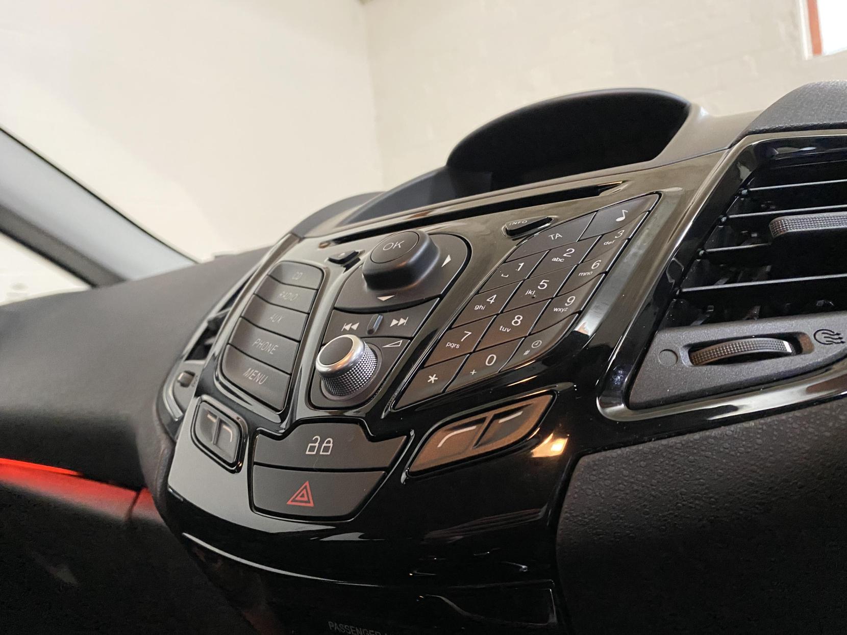 Ford Fiesta 1.25 Zetec Hatchback 5dr Petrol Manual Euro 5 (82 ps)