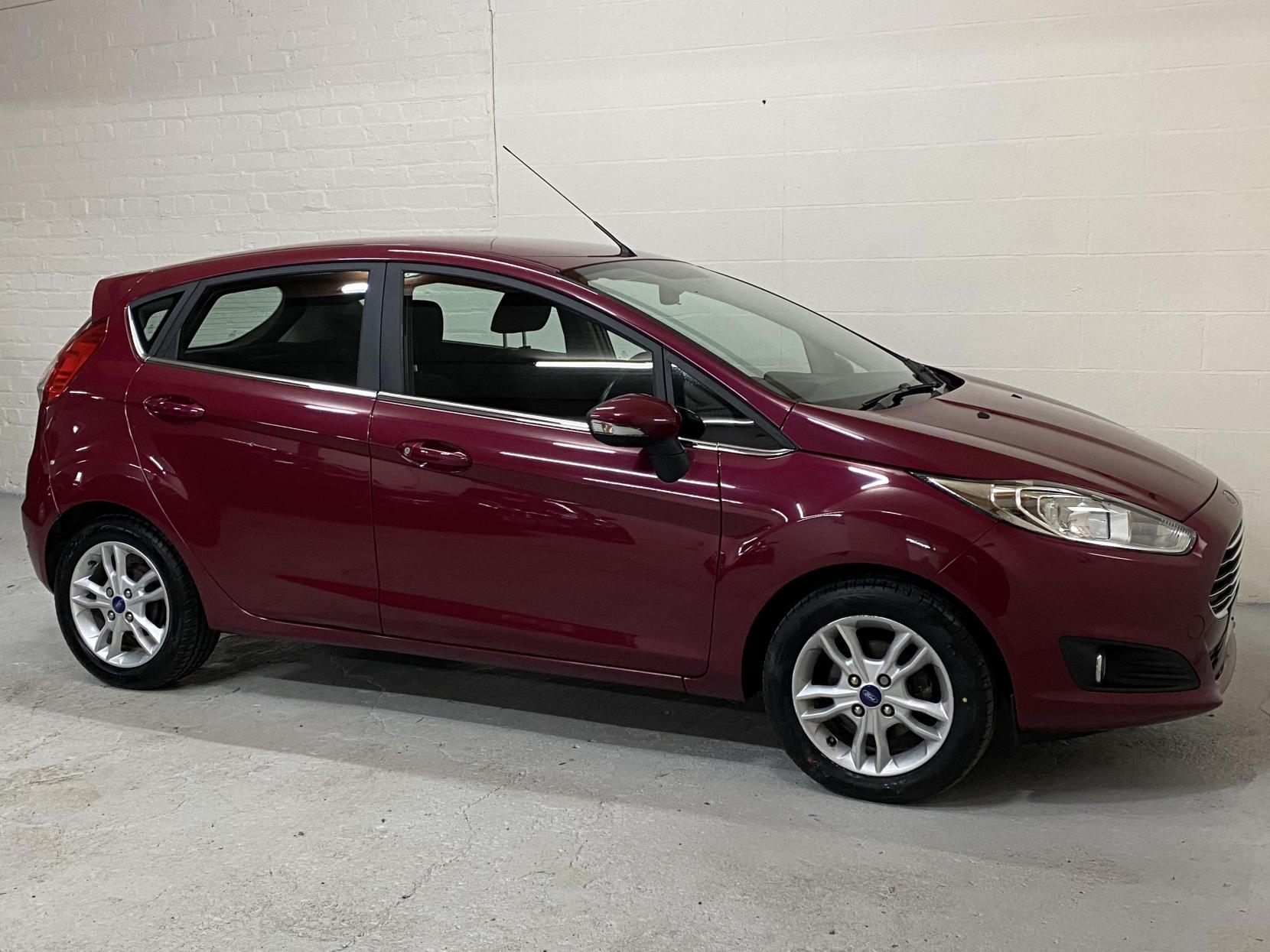 Ford Fiesta 1.25 Zetec Hatchback 5dr Petrol Manual Euro 5 (82 ps)