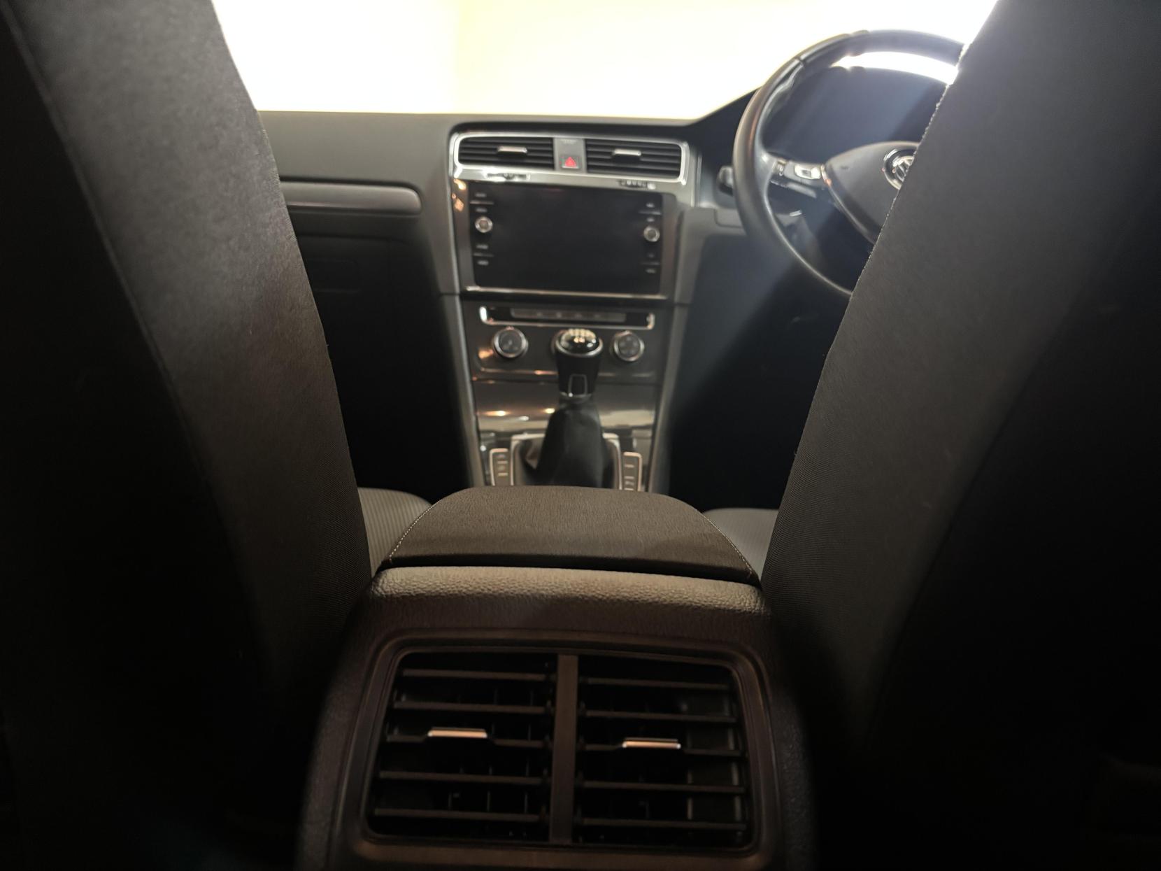 Volkswagen Golf 1.6 TDI SE Nav Estate 5dr Diesel Manual Euro 6 (s/s) (115 ps)