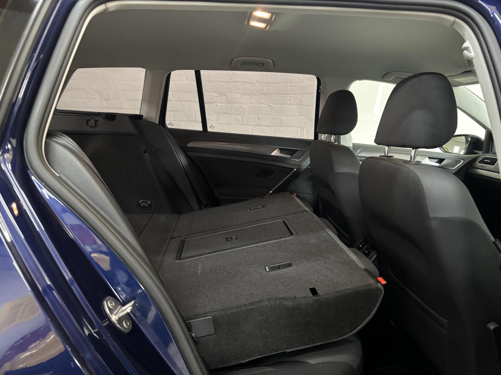 Volkswagen Golf 1.6 TDI SE Nav Estate 5dr Diesel Manual Euro 6 (s/s) (115 ps)