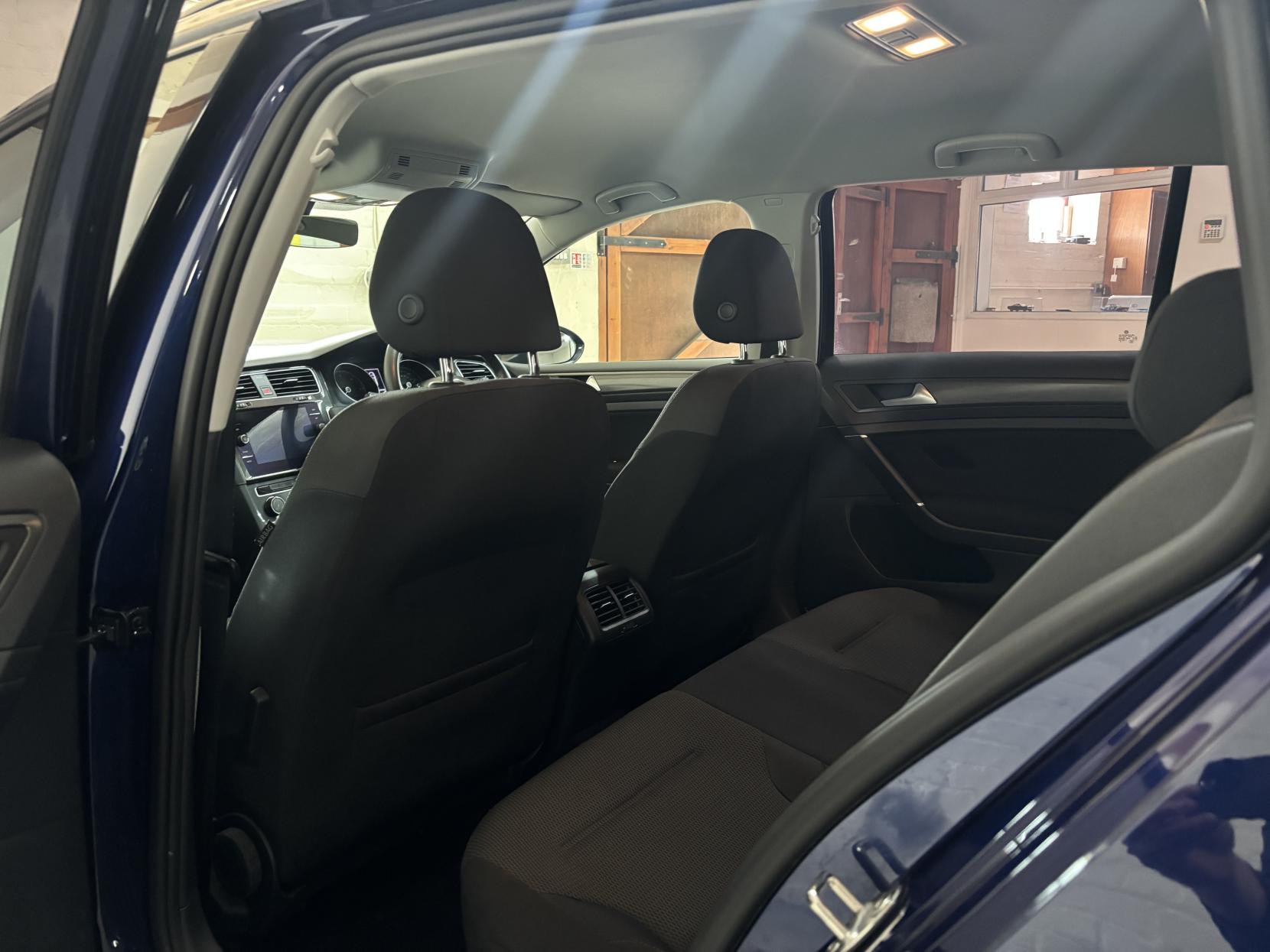 Volkswagen Golf 1.6 TDI SE Nav Estate 5dr Diesel Manual Euro 6 (s/s) (115 ps)