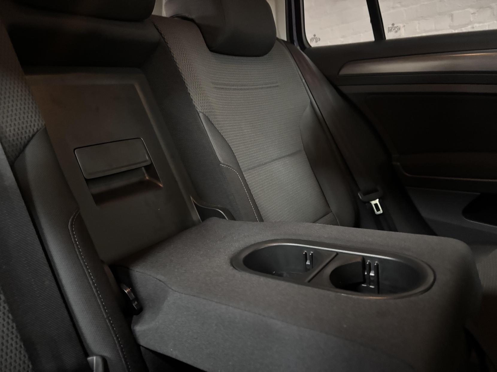 Volkswagen Golf 1.6 TDI SE Nav Estate 5dr Diesel Manual Euro 6 (s/s) (115 ps)