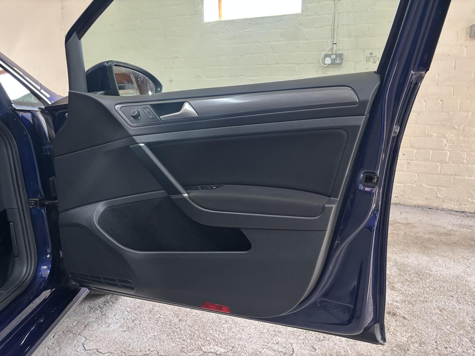 Volkswagen Golf 1.6 TDI SE Nav Estate 5dr Diesel Manual Euro 6 (s/s) (115 ps)