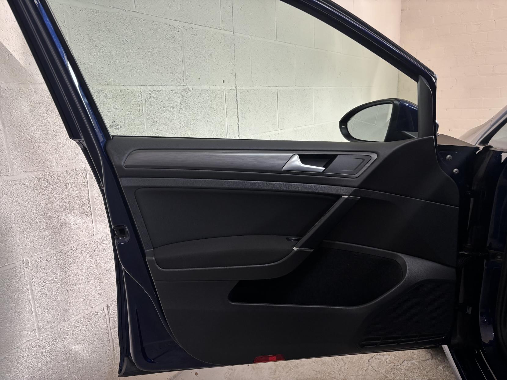 Volkswagen Golf 1.6 TDI SE Nav Estate 5dr Diesel Manual Euro 6 (s/s) (115 ps)