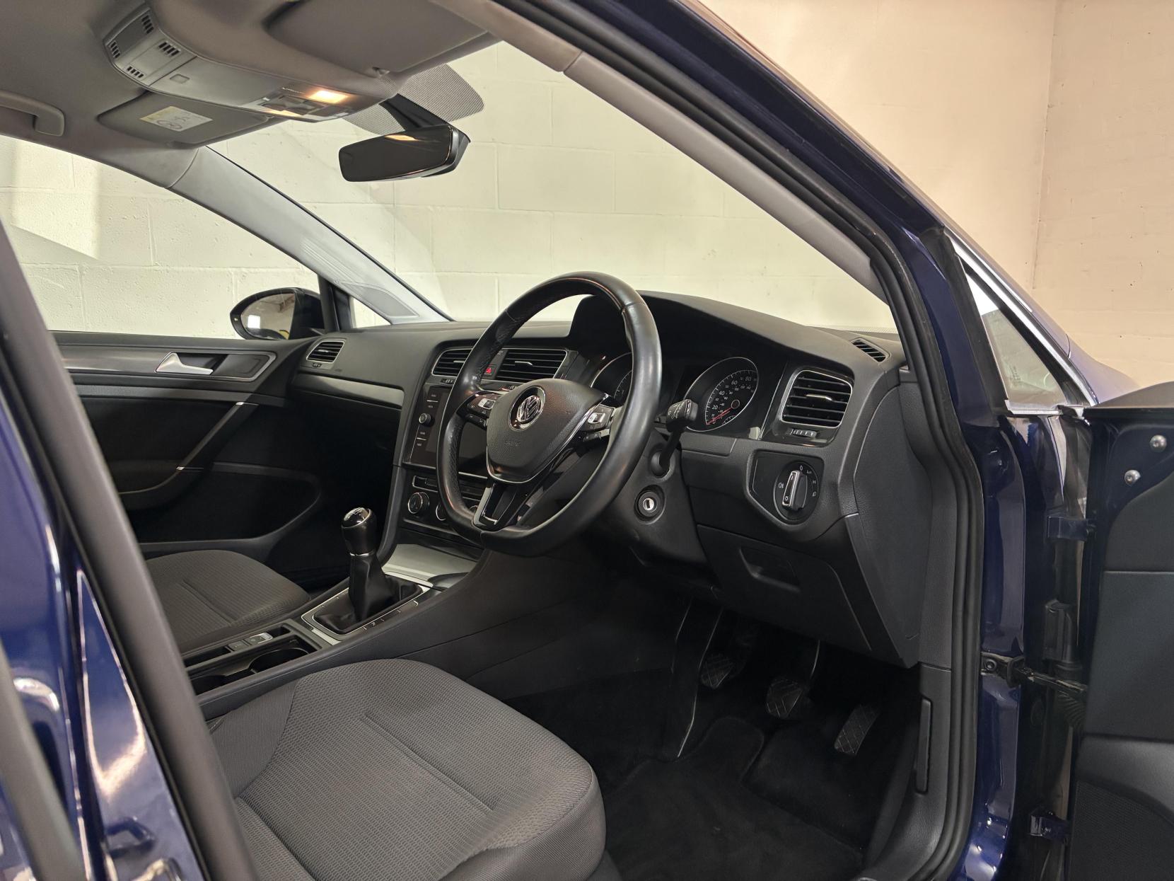 Volkswagen Golf 1.6 TDI SE Nav Estate 5dr Diesel Manual Euro 6 (s/s) (115 ps)