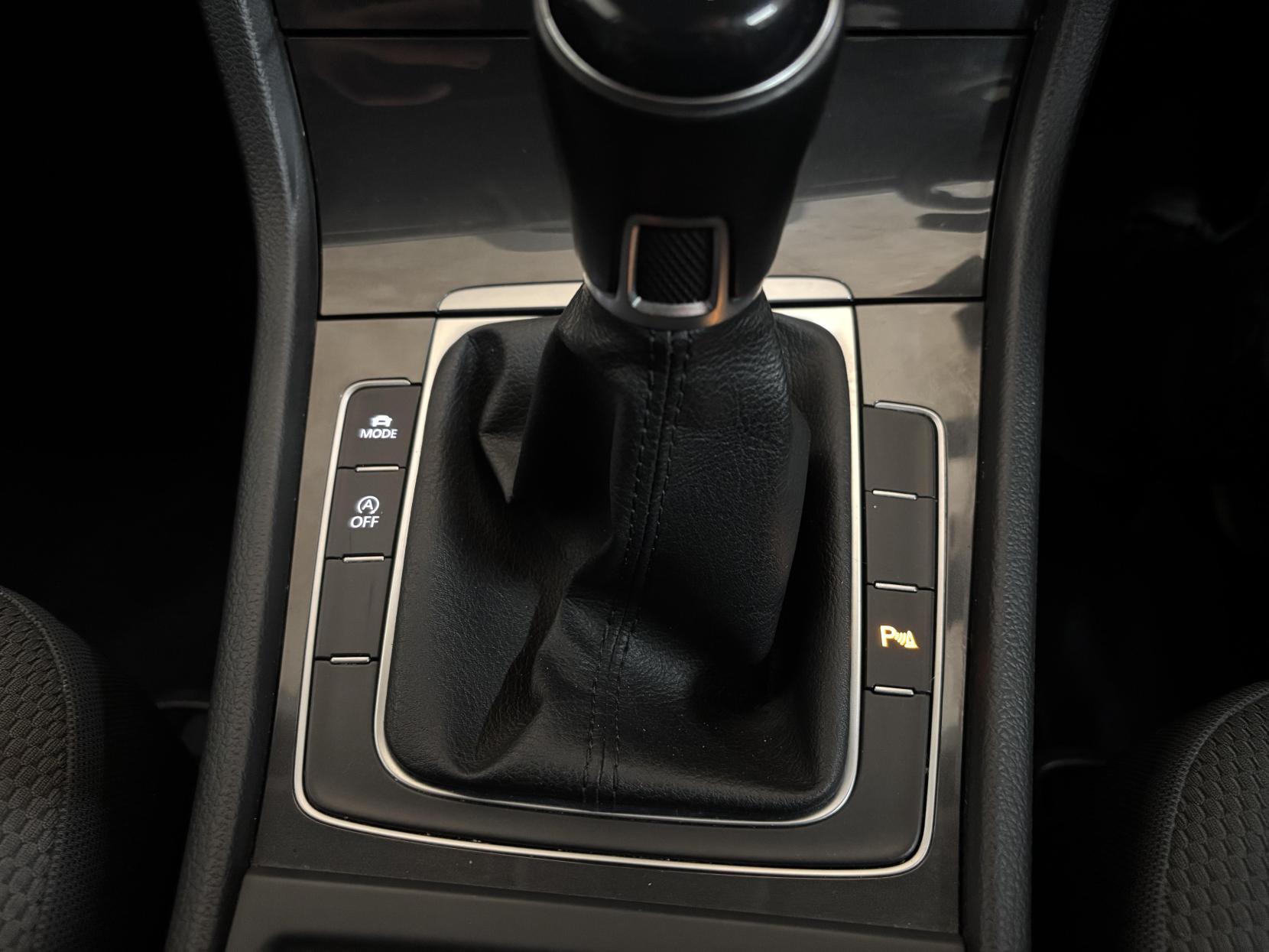 Volkswagen Golf 1.6 TDI SE Nav Estate 5dr Diesel Manual Euro 6 (s/s) (115 ps)