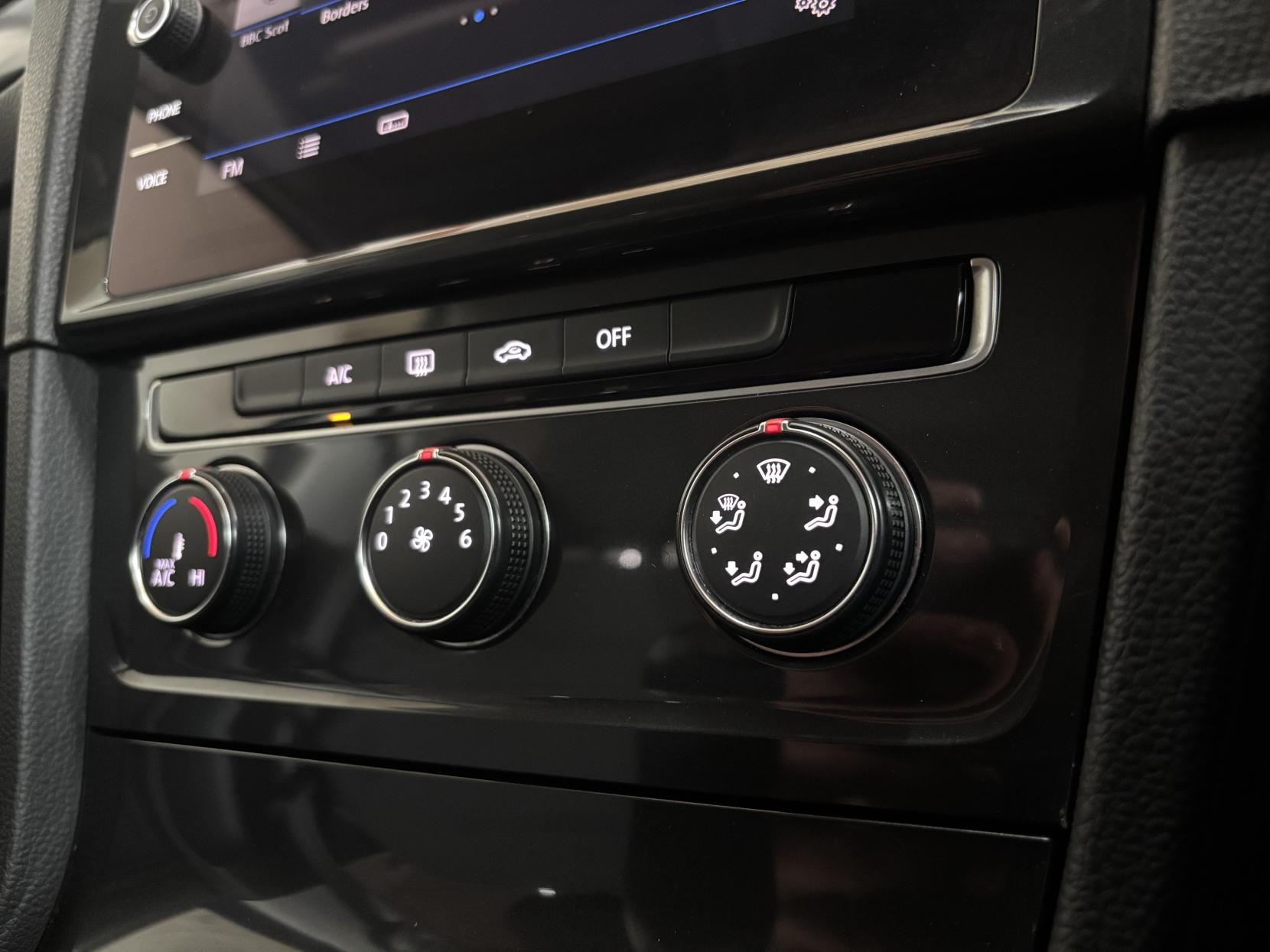 Volkswagen Golf 1.6 TDI SE Nav Estate 5dr Diesel Manual Euro 6 (s/s) (115 ps)