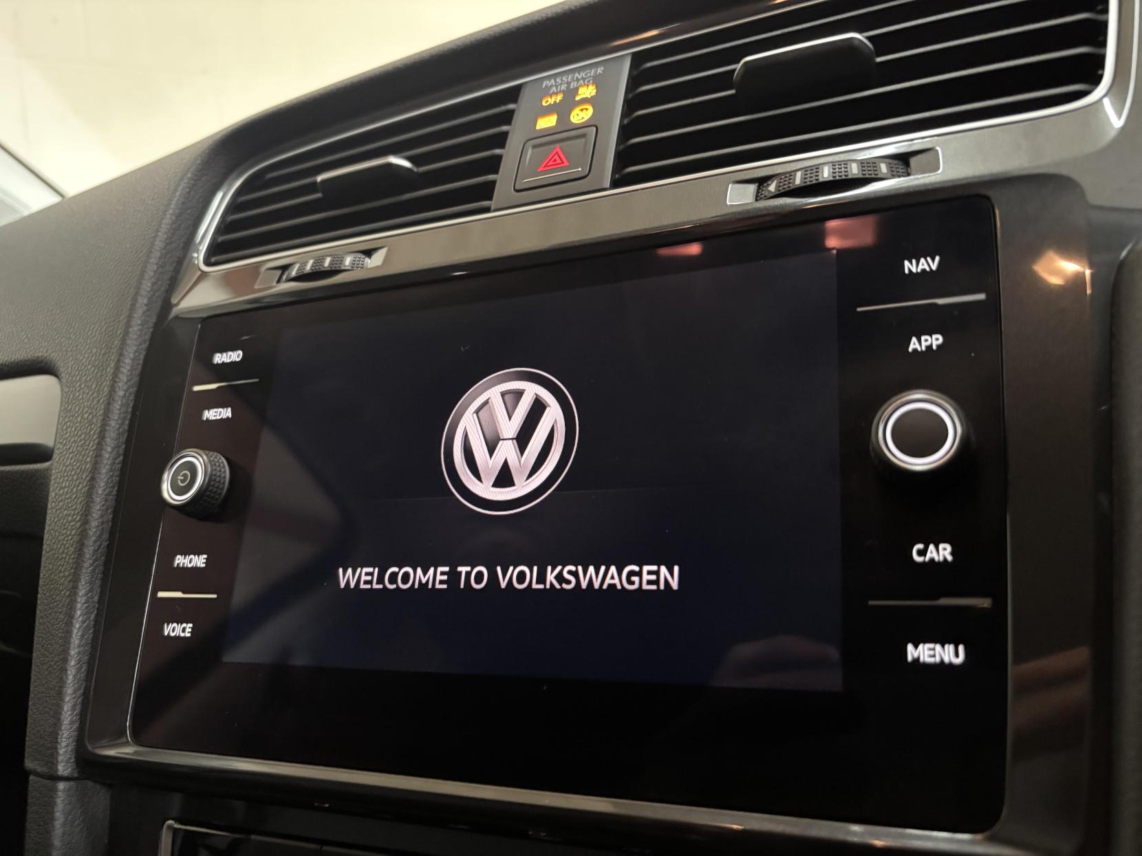 Volkswagen Golf 1.6 TDI SE Nav Estate 5dr Diesel Manual Euro 6 (s/s) (115 ps)