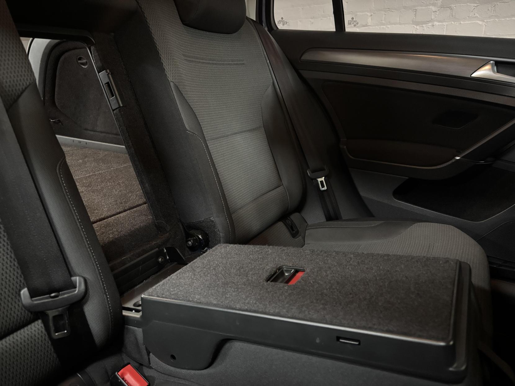 Volkswagen Golf 1.6 TDI SE Nav Estate 5dr Diesel Manual Euro 6 (s/s) (115 ps)