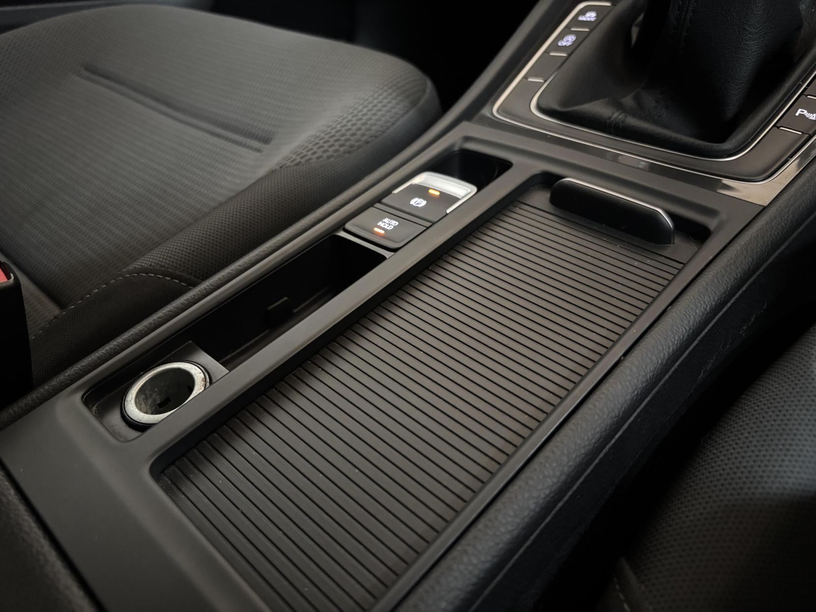 Volkswagen Golf 1.6 TDI SE Nav Estate 5dr Diesel Manual Euro 6 (s/s) (115 ps)