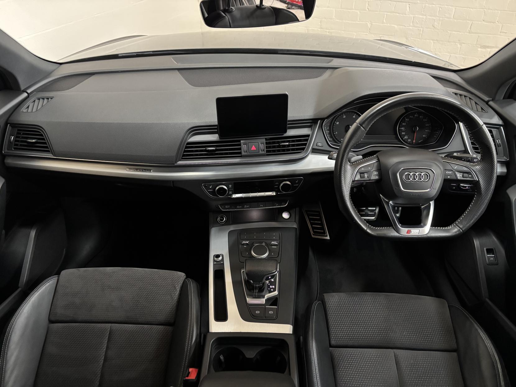 Audi Q5 2.0 TDI S line SUV 5dr Diesel S Tronic quattro Euro 6 (s/s) (190 ps)