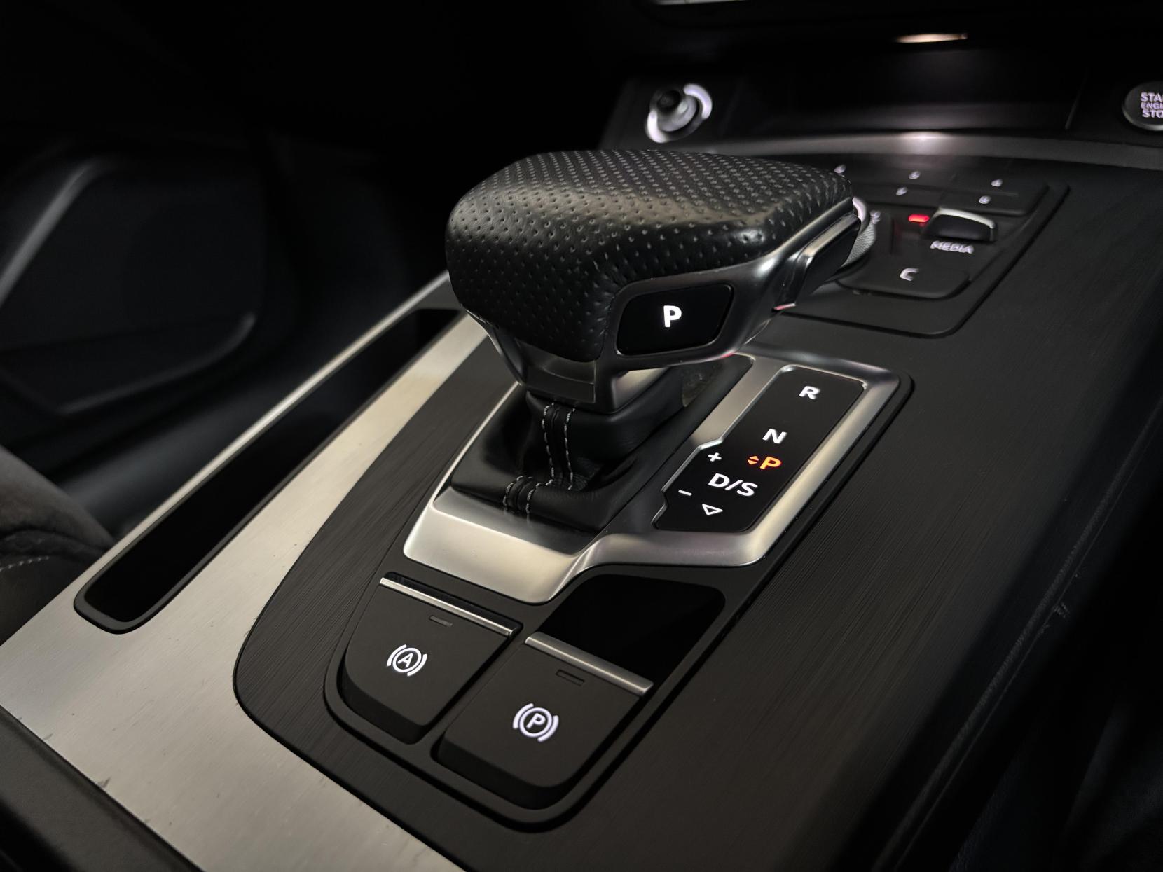 Audi Q5 2.0 TDI S line SUV 5dr Diesel S Tronic quattro Euro 6 (s/s) (190 ps)