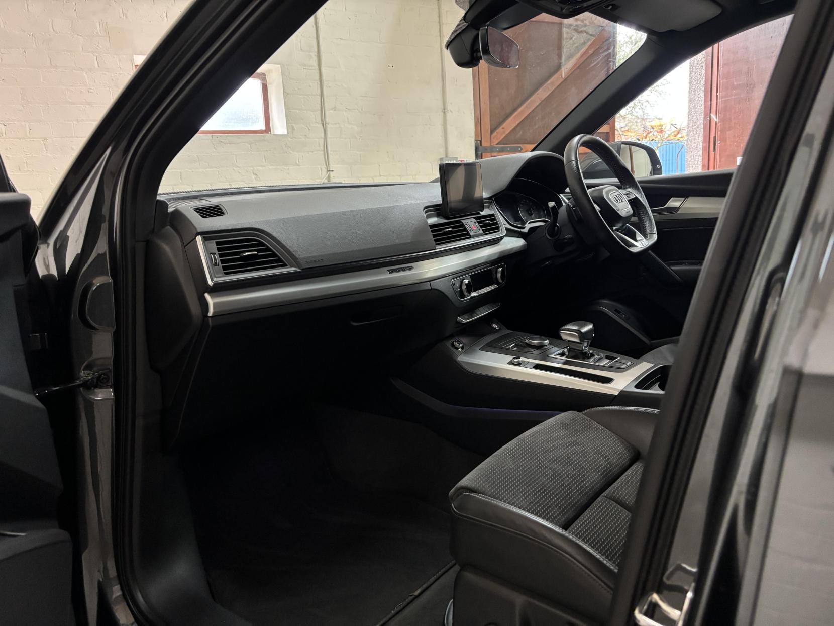 Audi Q5 2.0 TDI S line SUV 5dr Diesel S Tronic quattro Euro 6 (s/s) (190 ps)