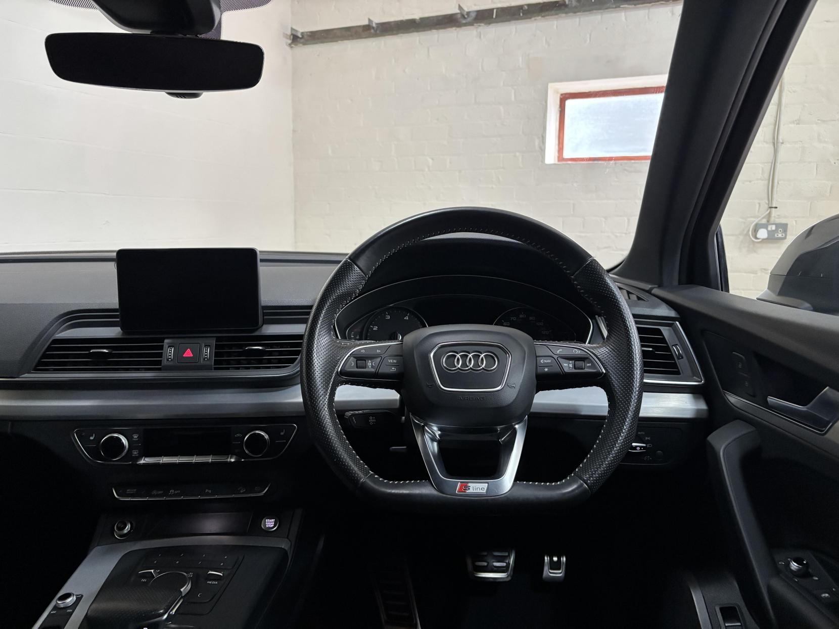 Audi Q5 2.0 TDI S line SUV 5dr Diesel S Tronic quattro Euro 6 (s/s) (190 ps)