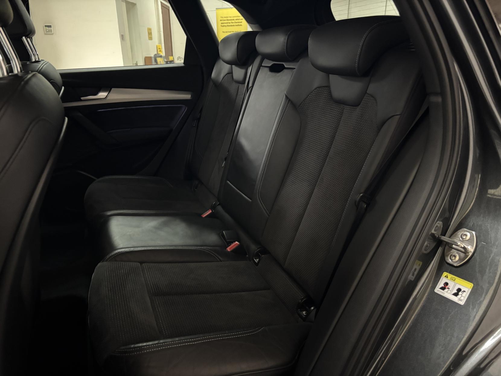 Audi Q5 2.0 TDI S line SUV 5dr Diesel S Tronic quattro Euro 6 (s/s) (190 ps)